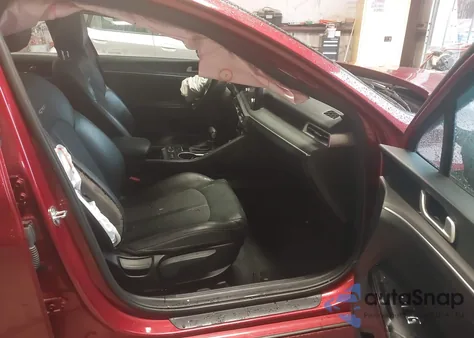 2021 Kia K5 Gt-Line z USA, uszkodzony, nr VIN 5XXG64J28MG062786